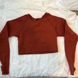 Balance Athletica / Vitality Key Hole Cropped Workout Long Sleeve